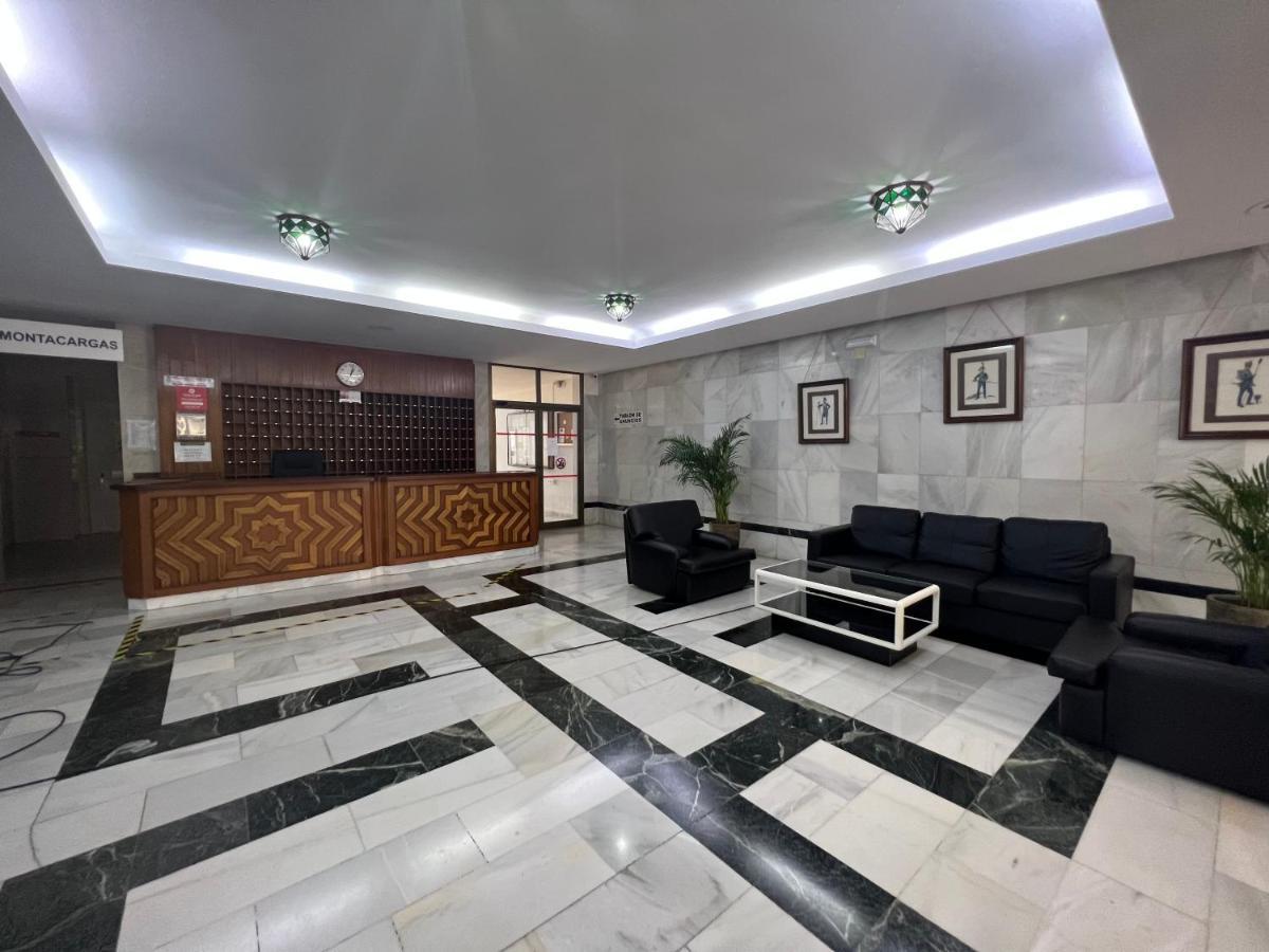 Apartamento Tropical Con Piscina Cerca De La Playa Торемолинос Екстериор снимка