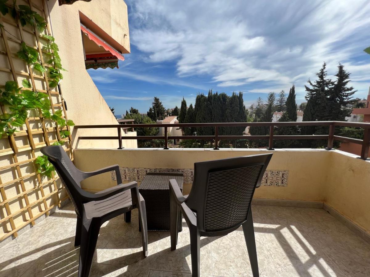 Apartamento Tropical Con Piscina Cerca De La Playa Торемолинос Екстериор снимка